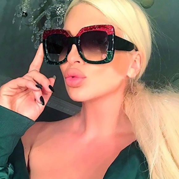 Trendy Oversized Frames - Picture 7 of 7